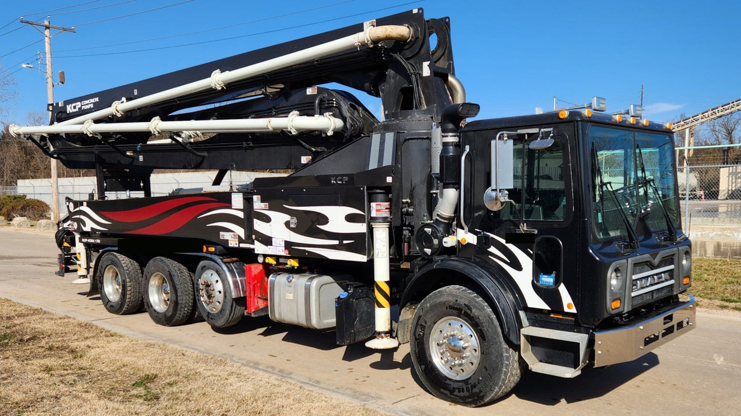 2019 KCP 40m concrete pump on 2019 Mack TE64 truck