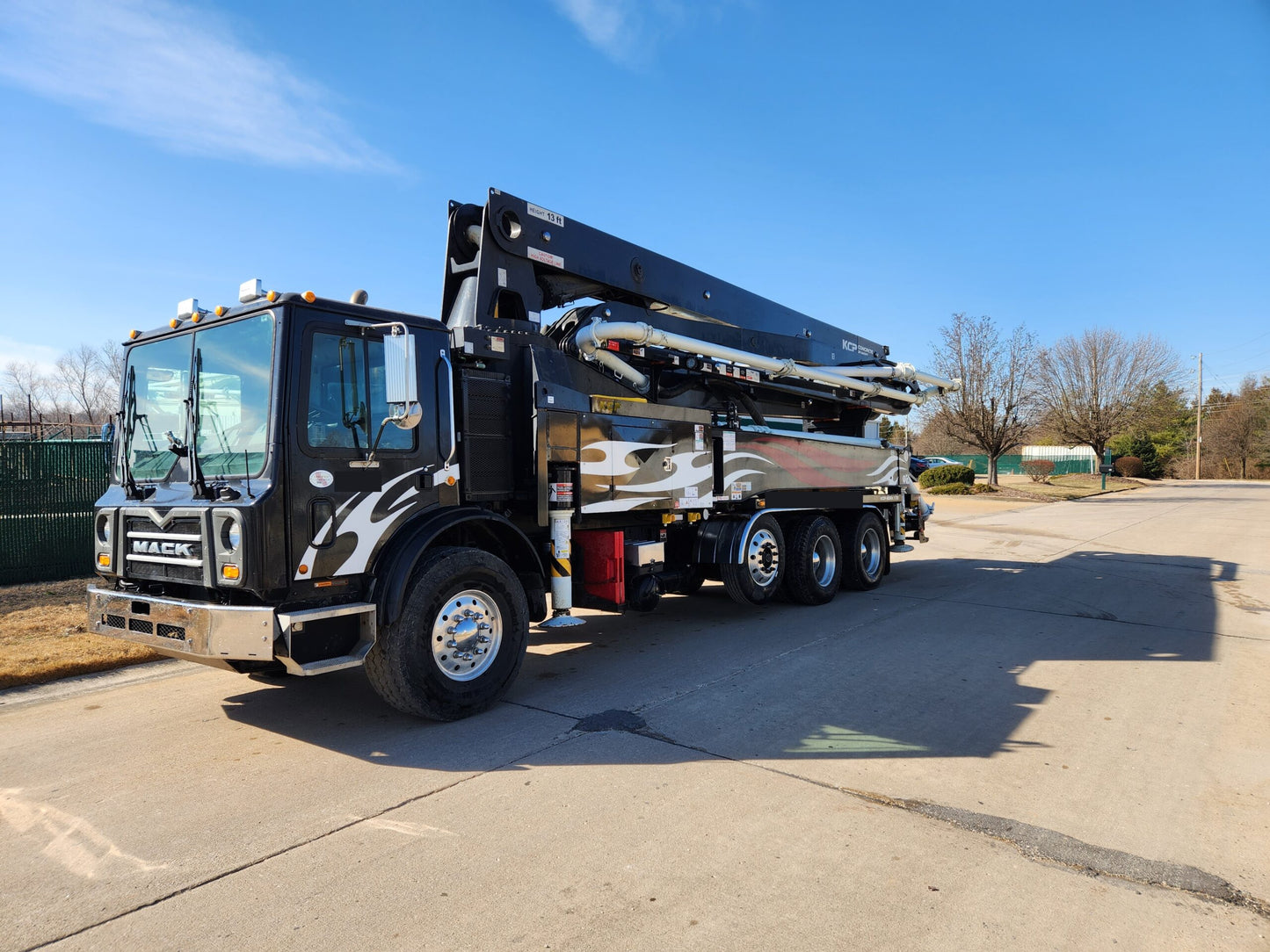 2019 KCP 40m concrete pump on 2019 Mack TE64 truck