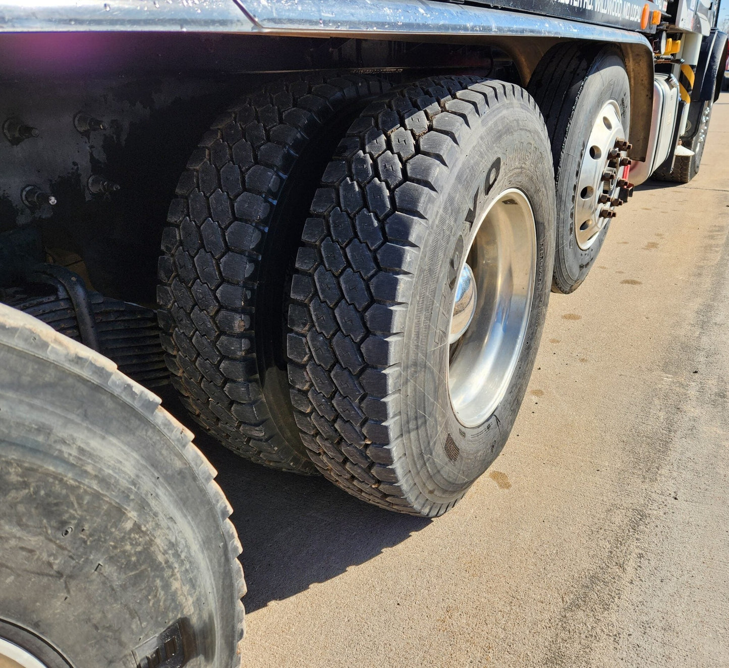 2019 KCP 40m concrete pump on 2019 Mack TE64 truck