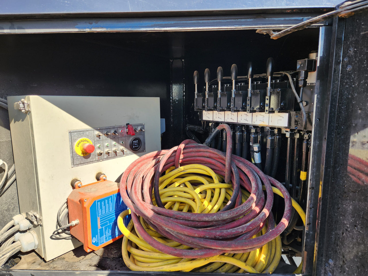 2019 KCP 40m concrete pump on 2019 Mack TE64 truck