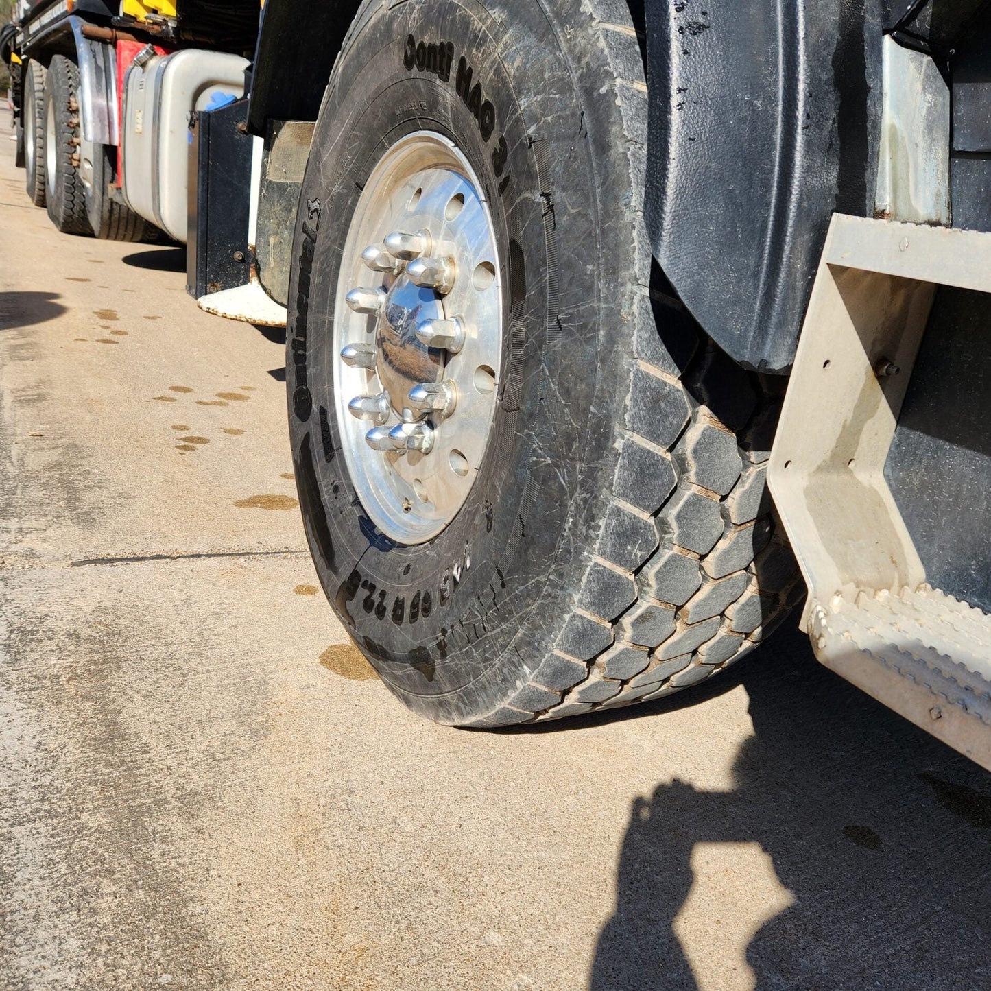 2019 KCP 40m concrete pump on 2019 Mack TE64 truck