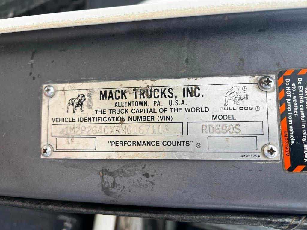 1994 Mack RD690S Truck with PM 524 Knuckle Boom Crane