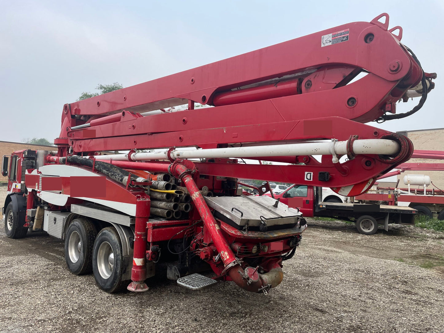 2015 Liebherr 37m concrete pump on 2015 Mack truck