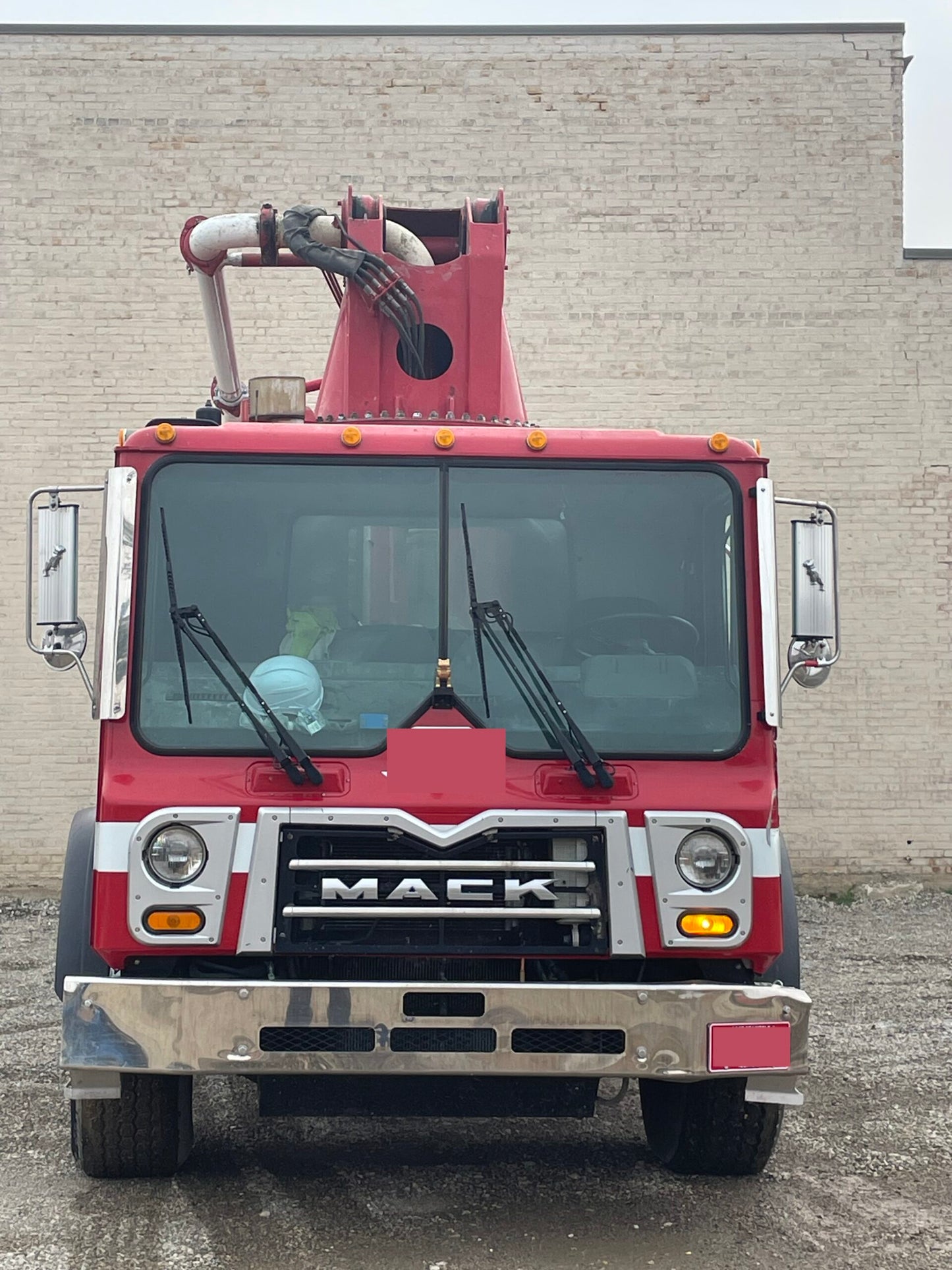 2015 Liebherr 37m concrete pump on 2015 Mack truck