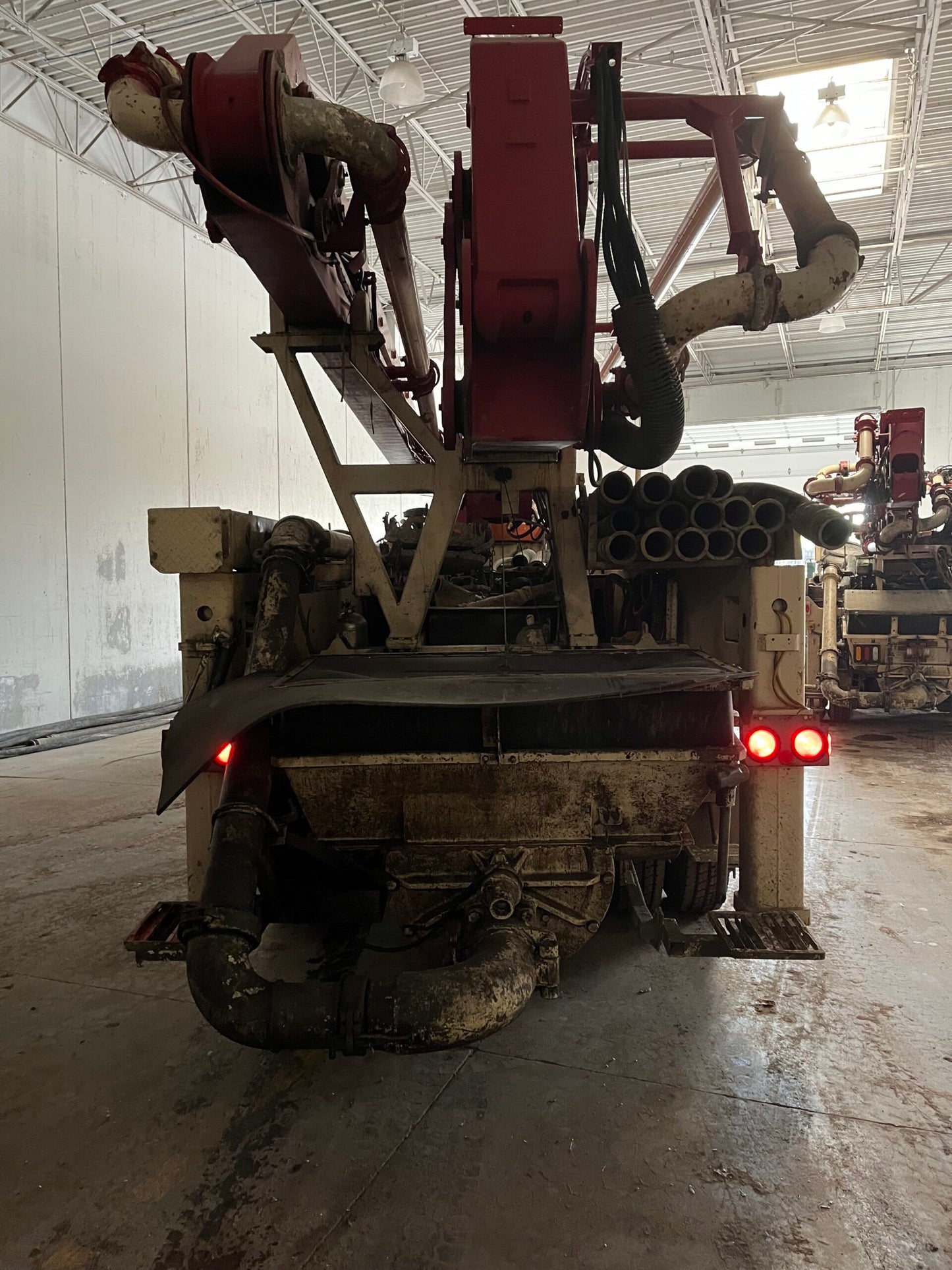 1999 Schwing 47m on 1999 Mack