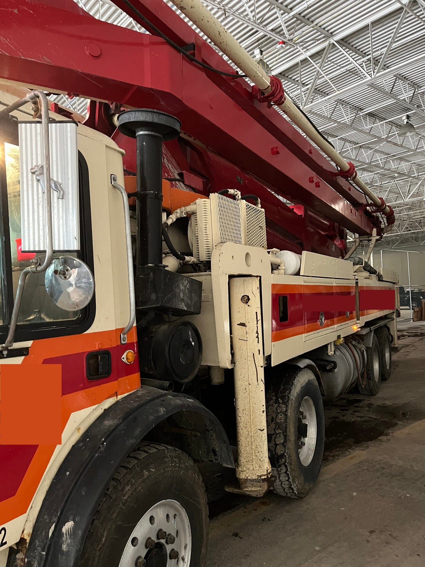 1999 Schwing 47m on 1999 Mack