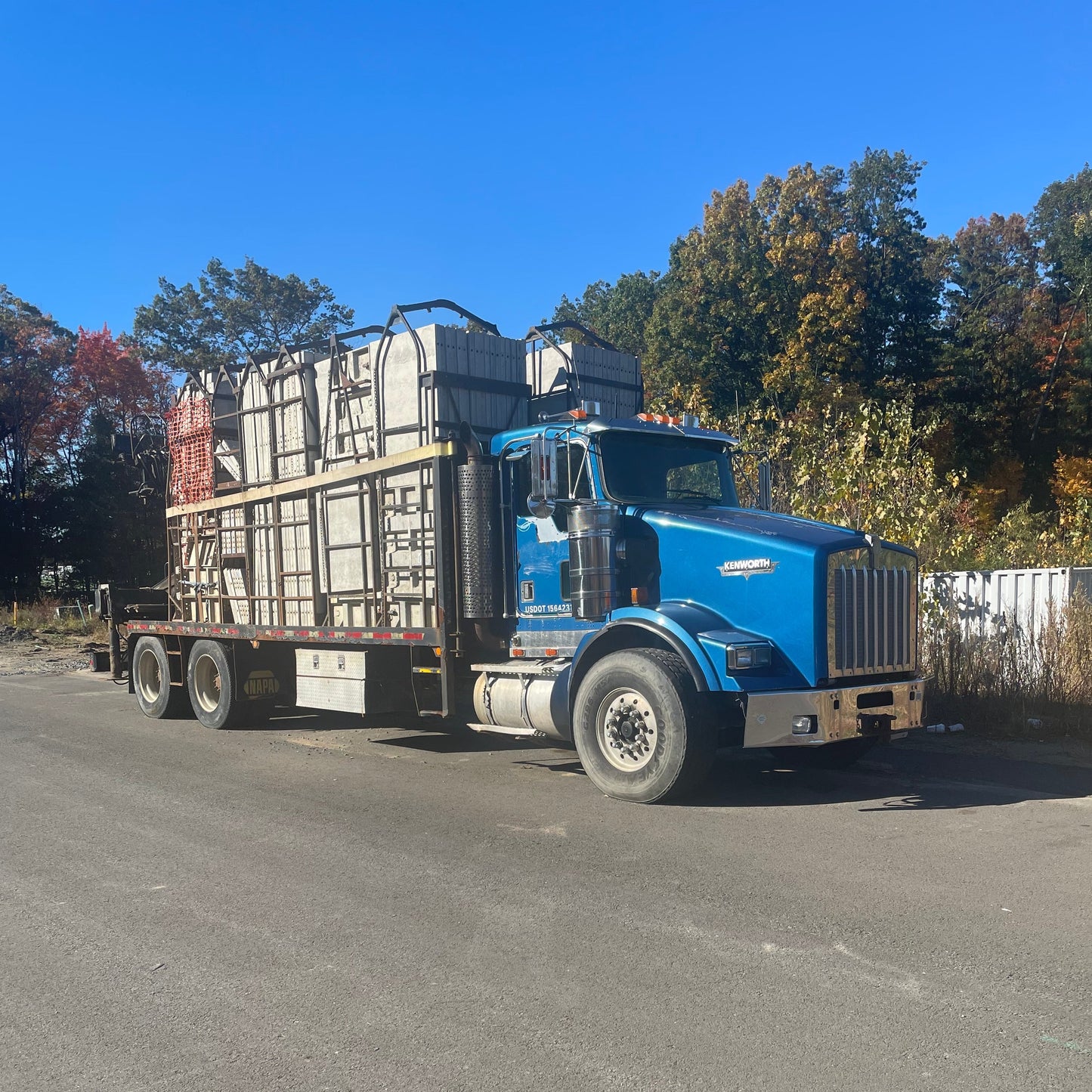 Hiab 210k3 knuckle boom mounted on 2019 Kenworth T800
