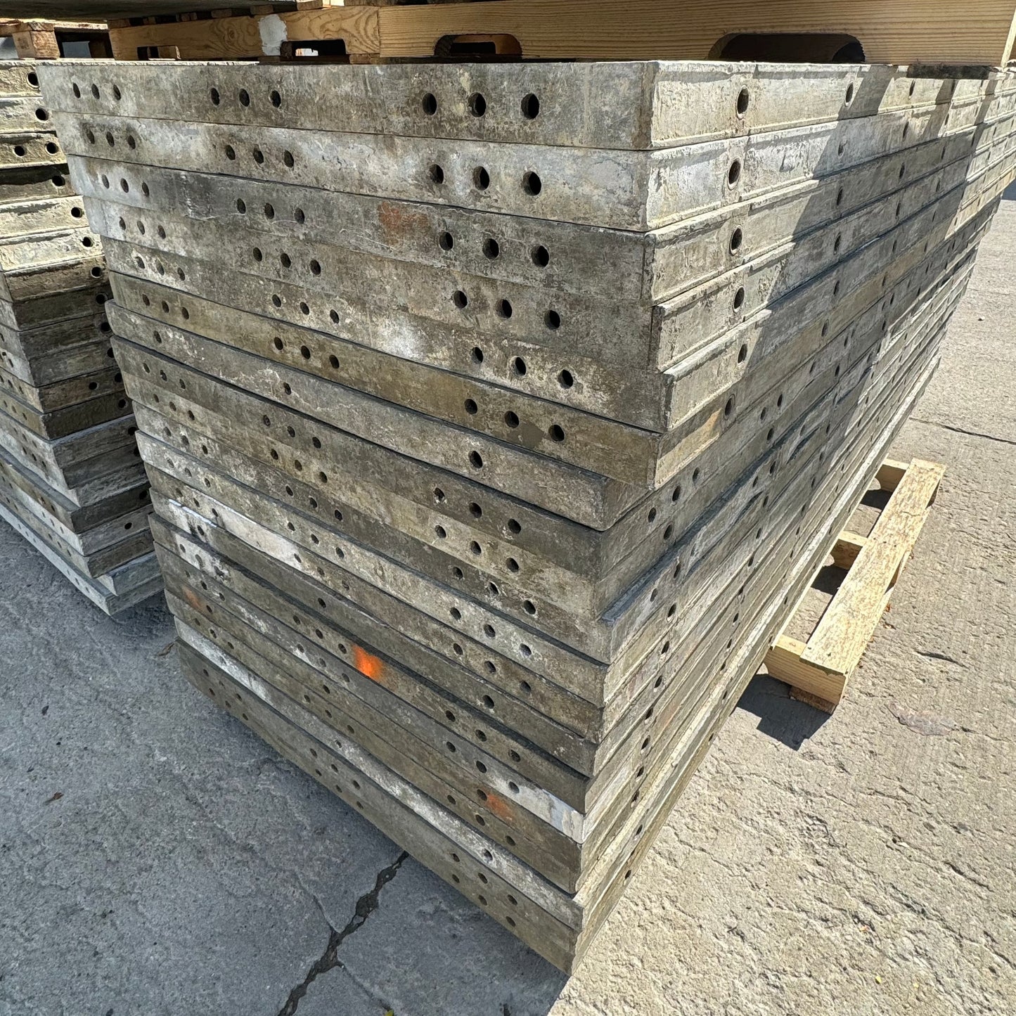 8' set of Wall-Ties Aluminum Concrete Forms