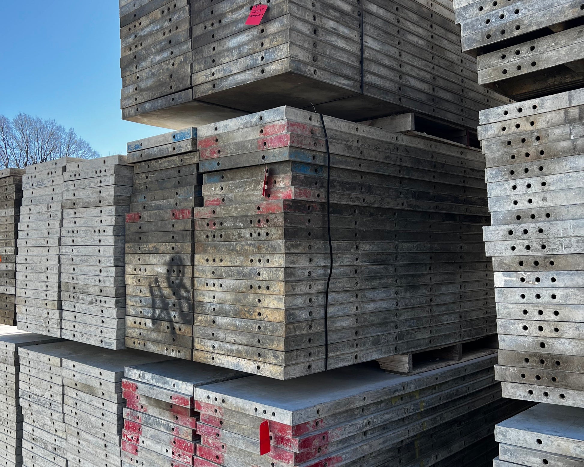 24" x 9' Smooth Aluminum Concrete Forms