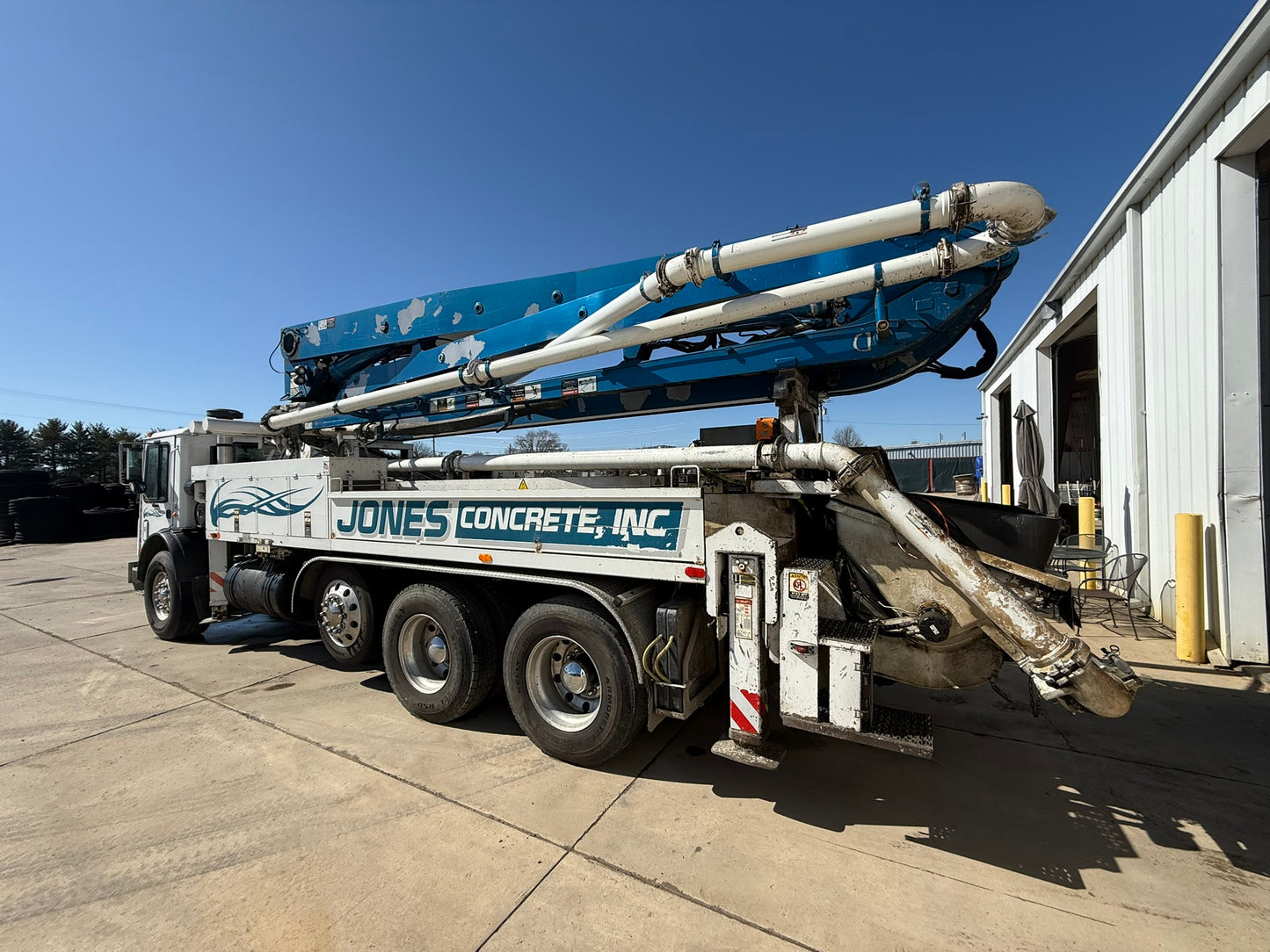 For Sale: 2004 Putzmeister 32m on 2004 Mack MR 8x4 Concrete Pump Truck