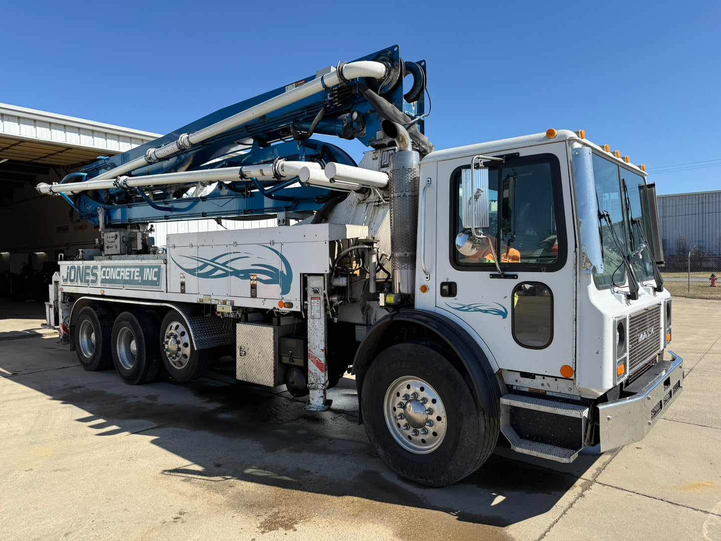 For Sale: 2004 Putzmeister 32m on 2004 Mack MR 8x4 Concrete Pump Truck