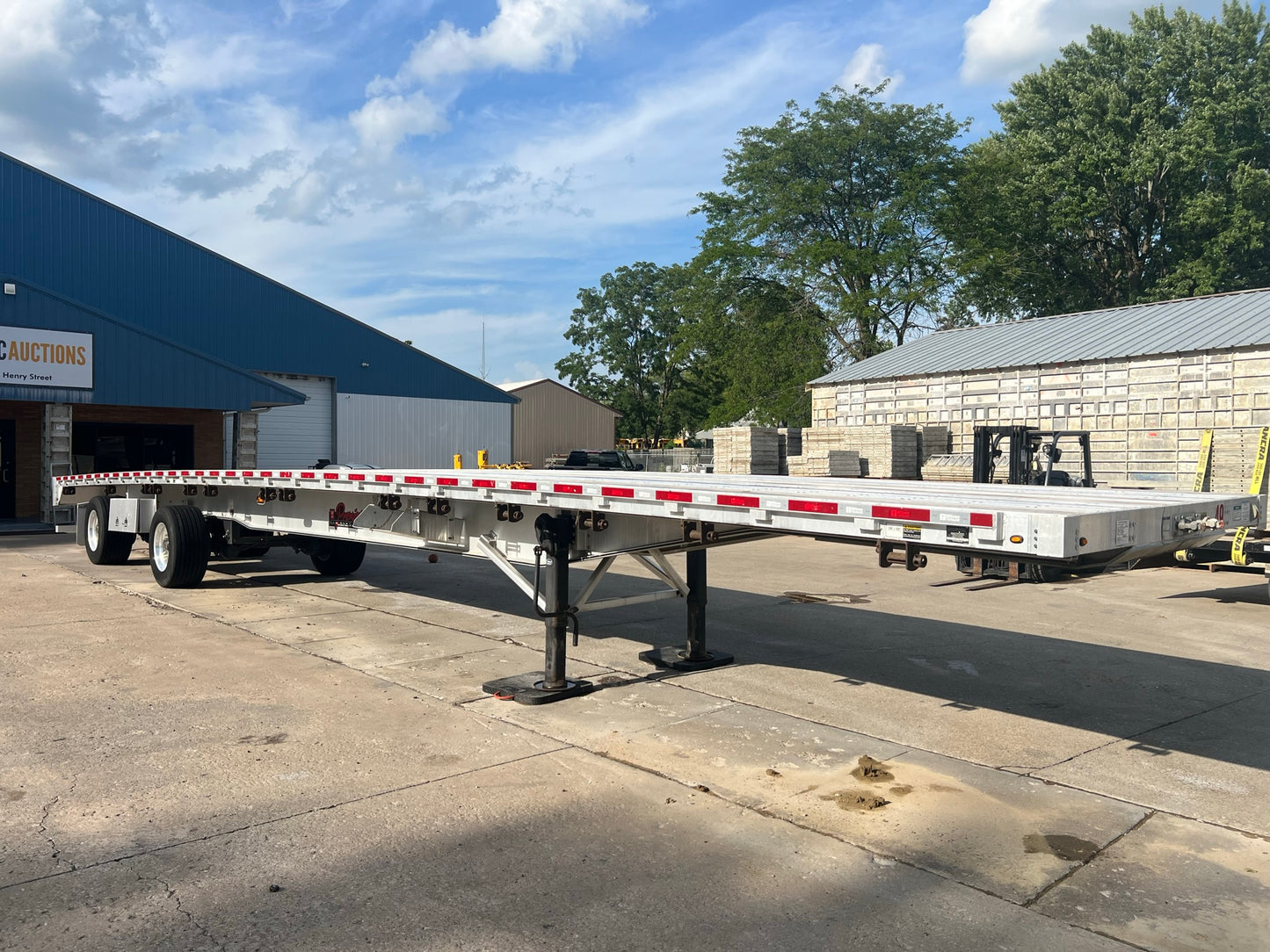 2017 Wilson 53′ Flatbed Trailer