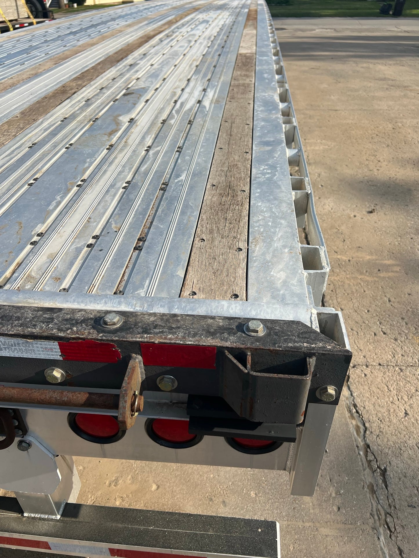 2017 Wilson 53′ Flatbed Trailer