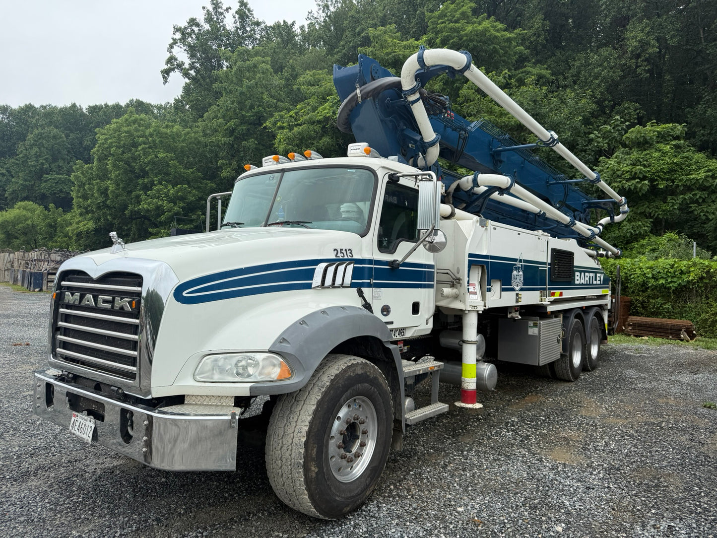 Concrete pump truck