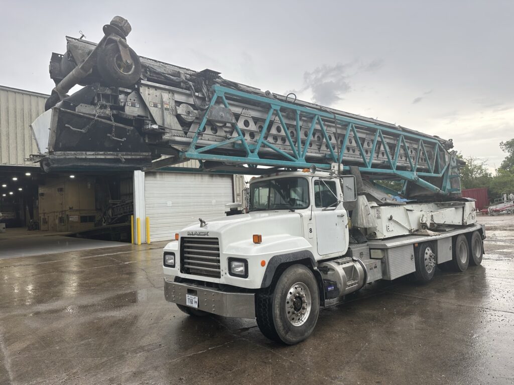 2004 Putzmeister TB-105 Telebelt Conveyor On 2003 Mack Truck