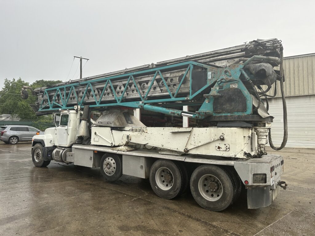 2004 Putzmeister TB-105 Telebelt Conveyor On 2003 Mack Truck