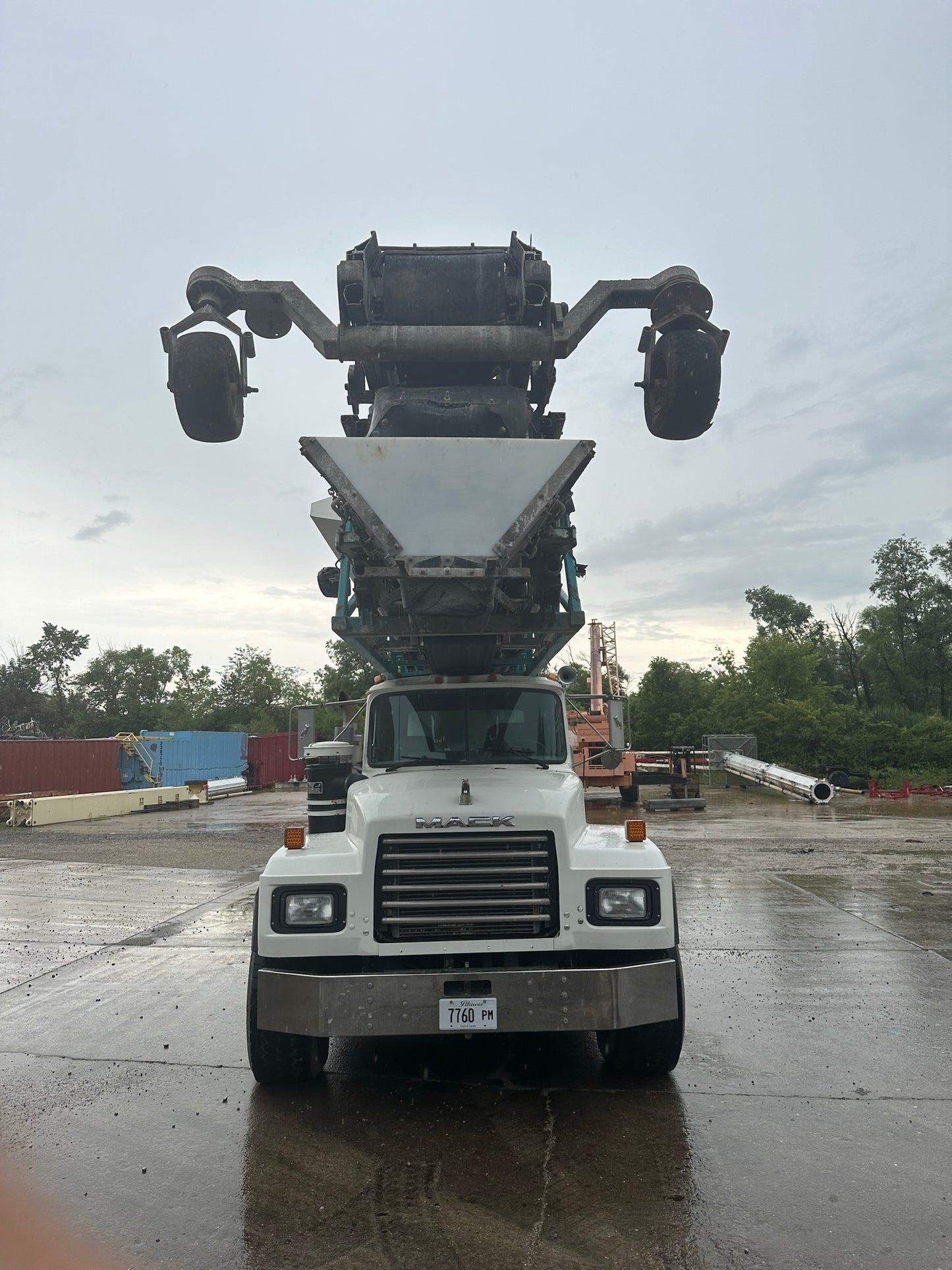 2004 Putzmeister TB-105 Telebelt Conveyor On 2003 Mack Truck
