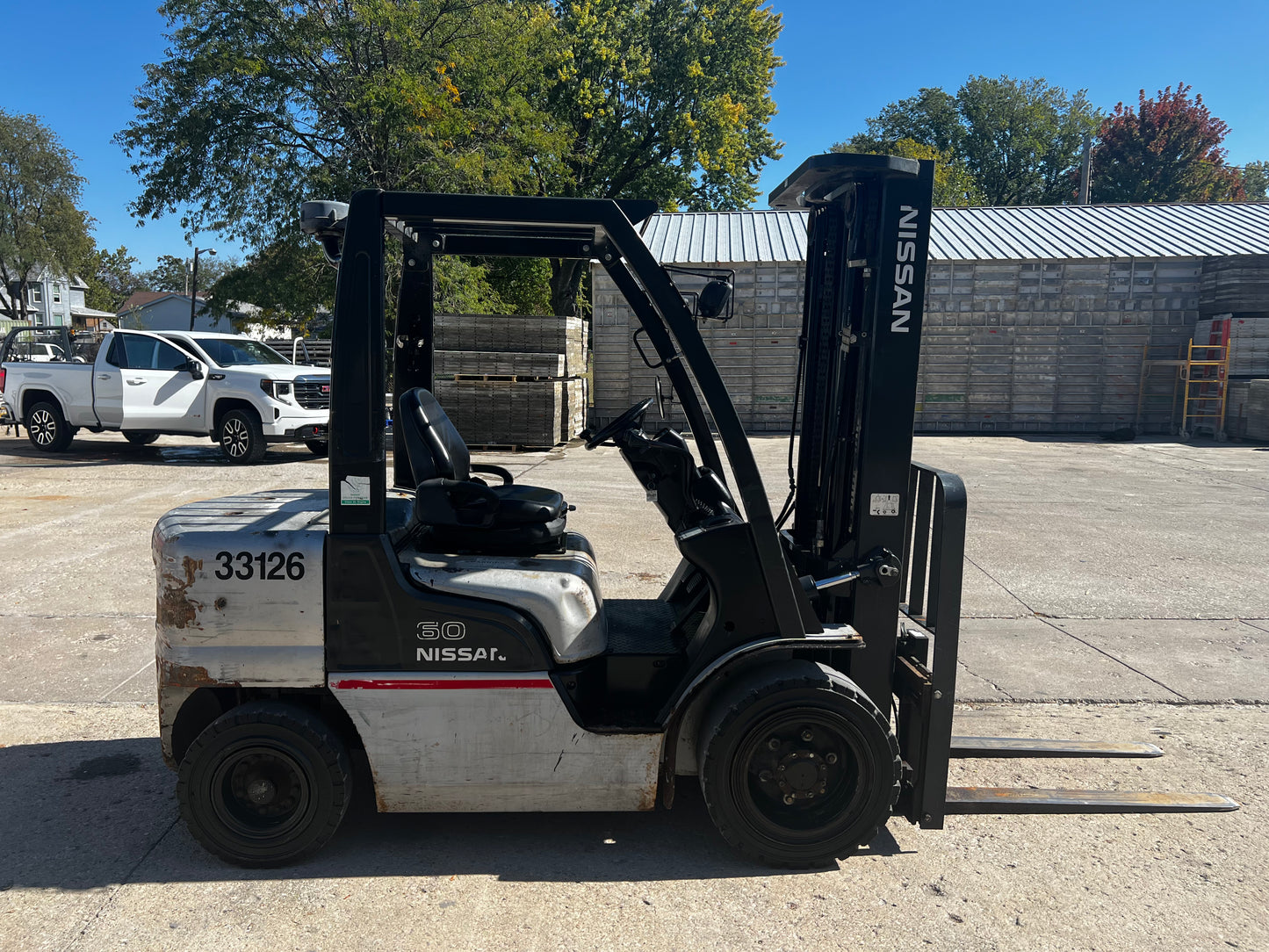 Nissan 6000lb Pneumatic Forklift with Side Shift