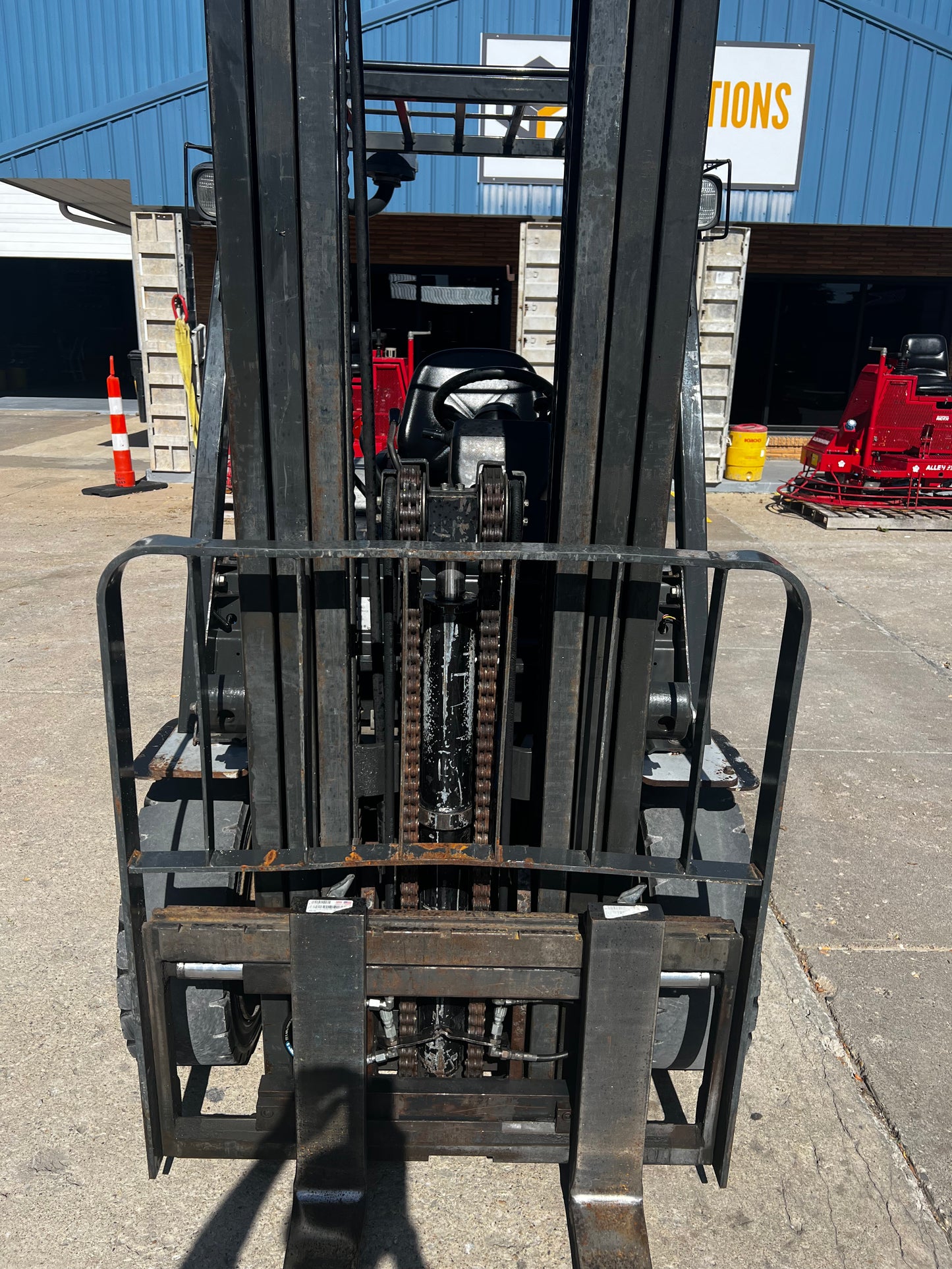 Nissan 6000lb Pneumatic Forklift with Side Shift