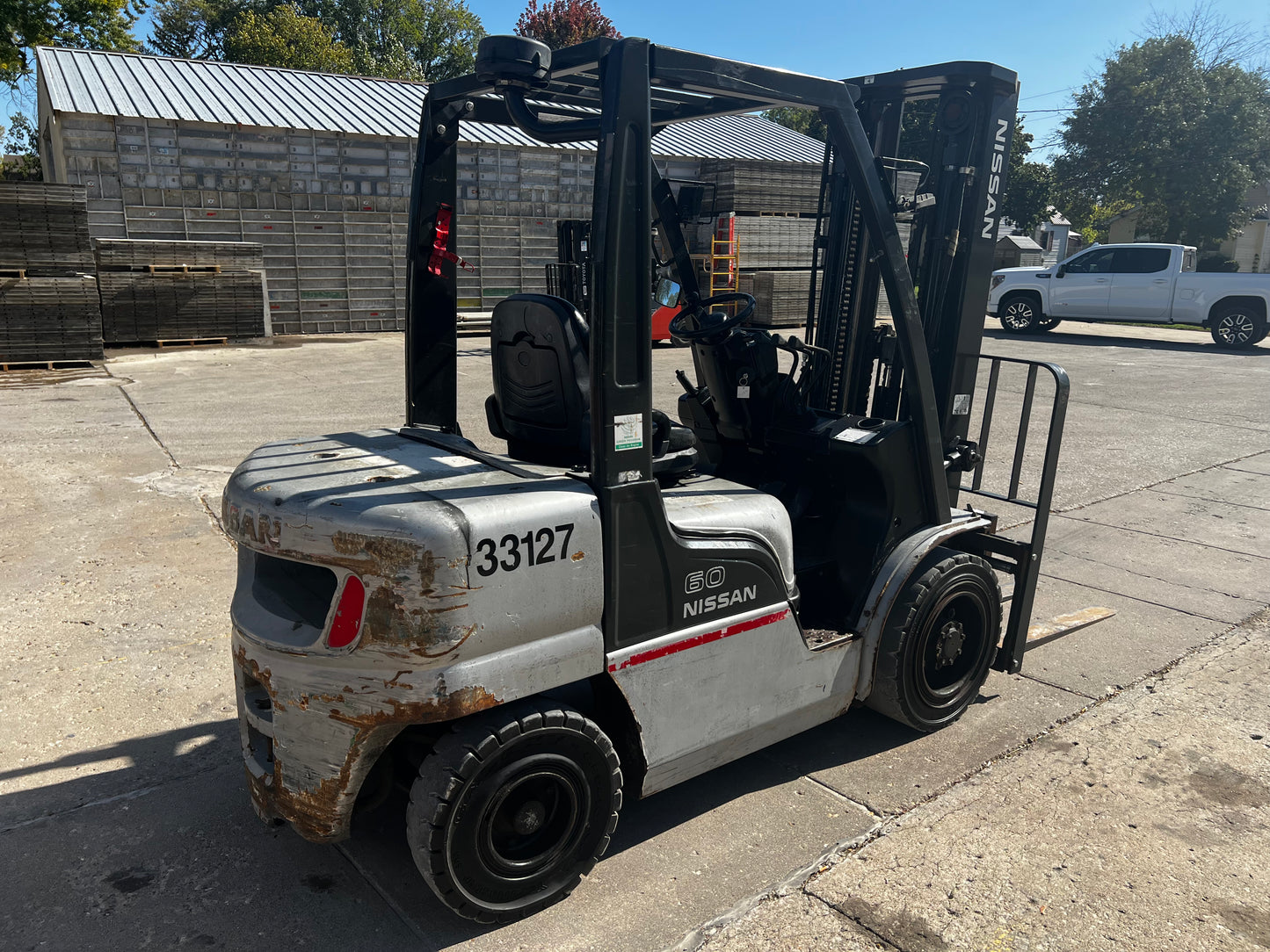Nissan 6000lb Pneumatic Forklift with Side Shift