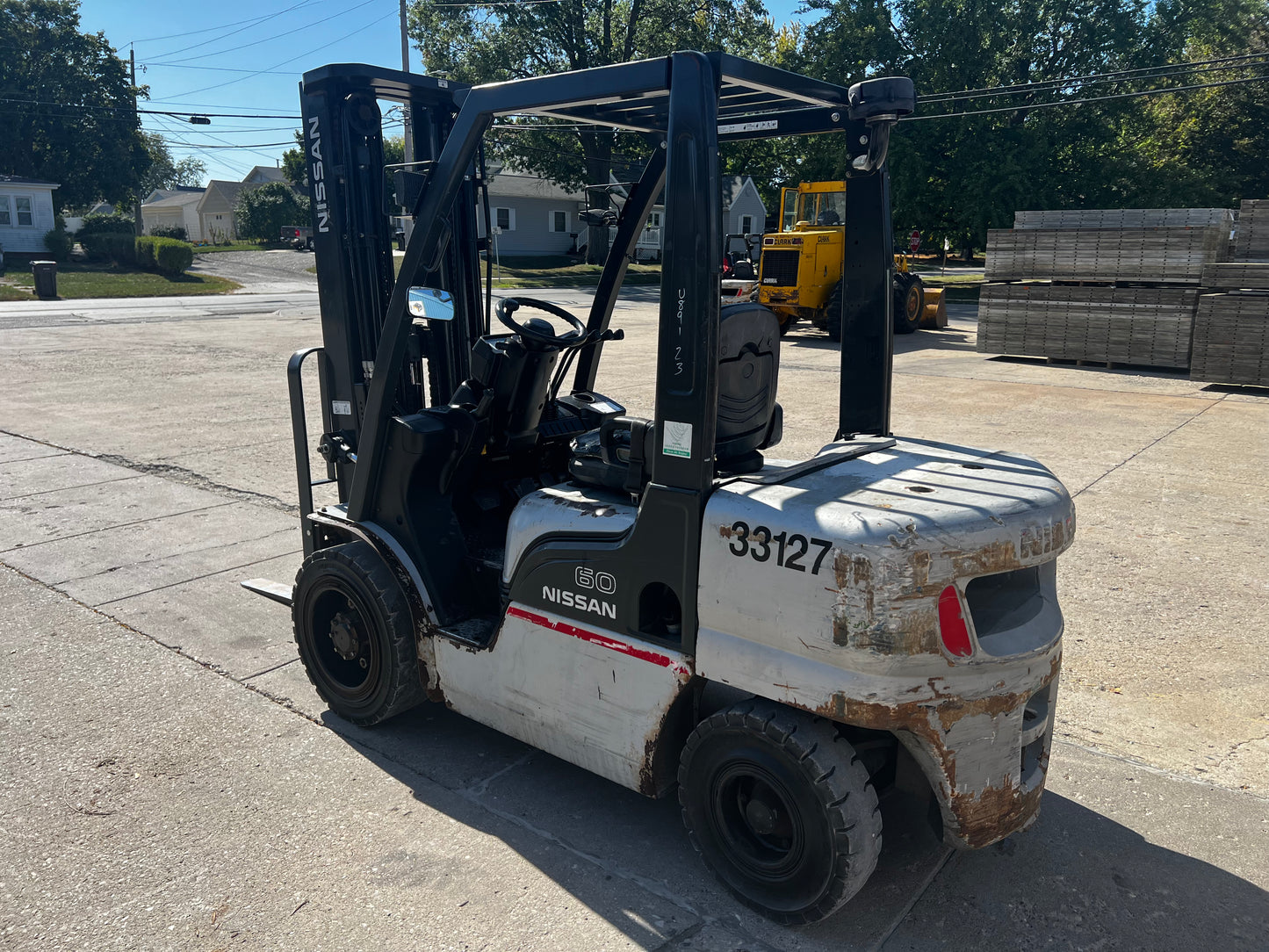 Nissan 6000lb Pneumatic Forklift with Side Shift