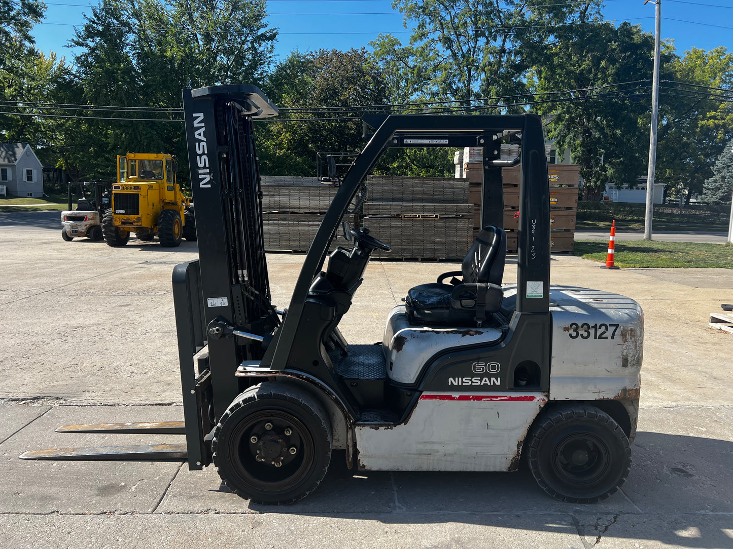 Nissan 6000lb Pneumatic Forklift with Side Shift