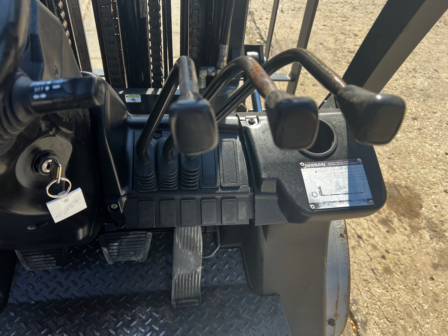 Nissan 6000lb Pneumatic Forklift with Side Shift
