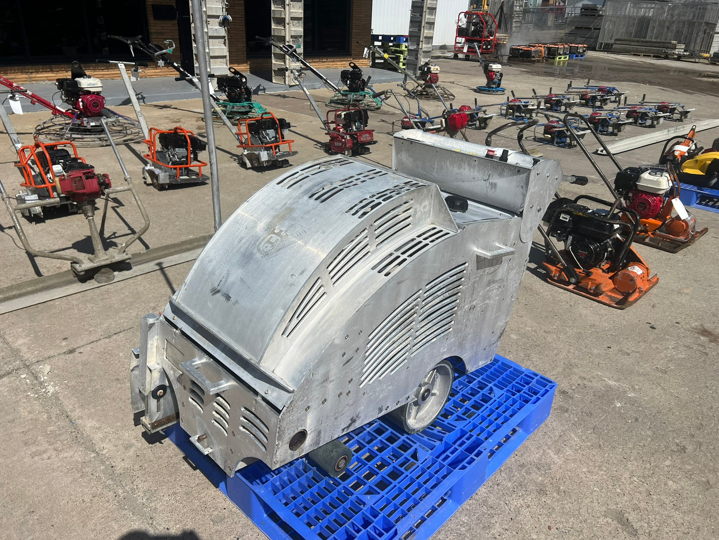 Walk-Behind Concrete Saw