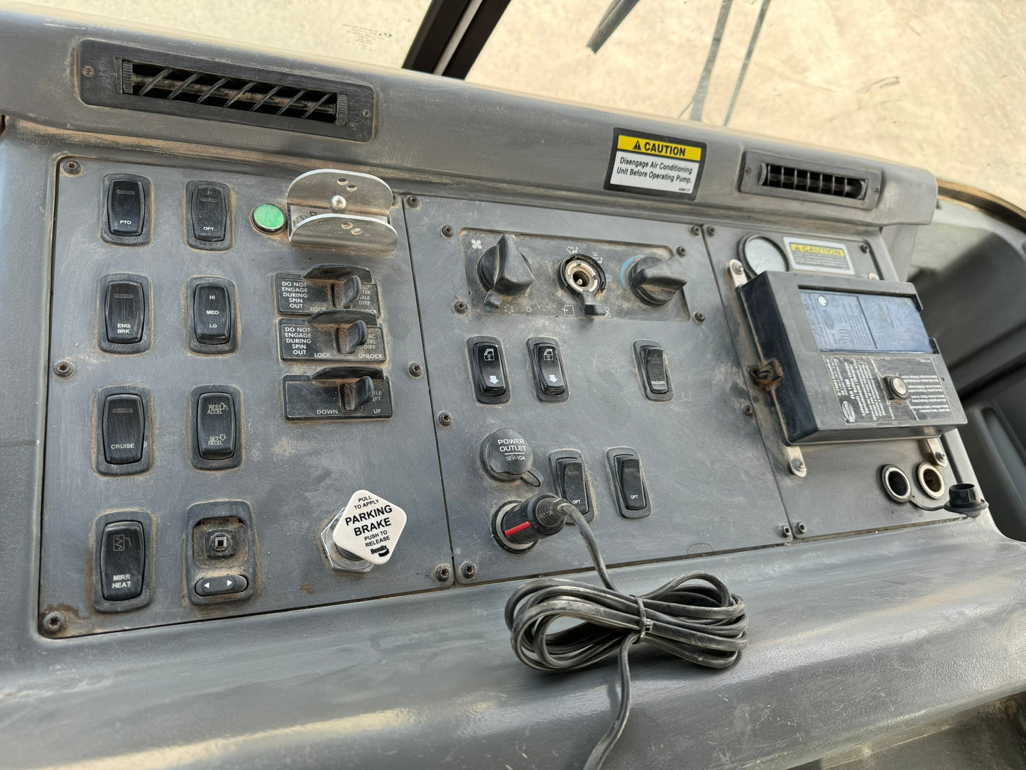 2008 Putzmeister TB-110 Telebelt Conveyor On 2007 American LaFrance Condor Truck