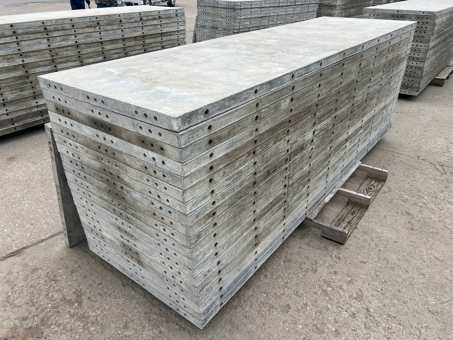 36" x 10' Smooth Aluminum Concrete Forms