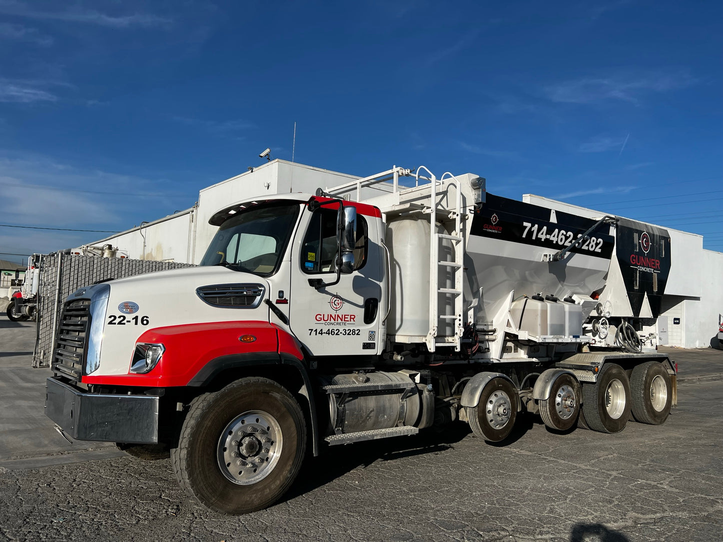 Proall P85 Volumetric Mixer on Freightliner 114SD