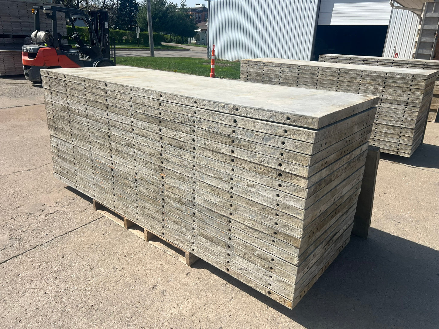 36" x 9' Smooth Aluminum Concrete Forms