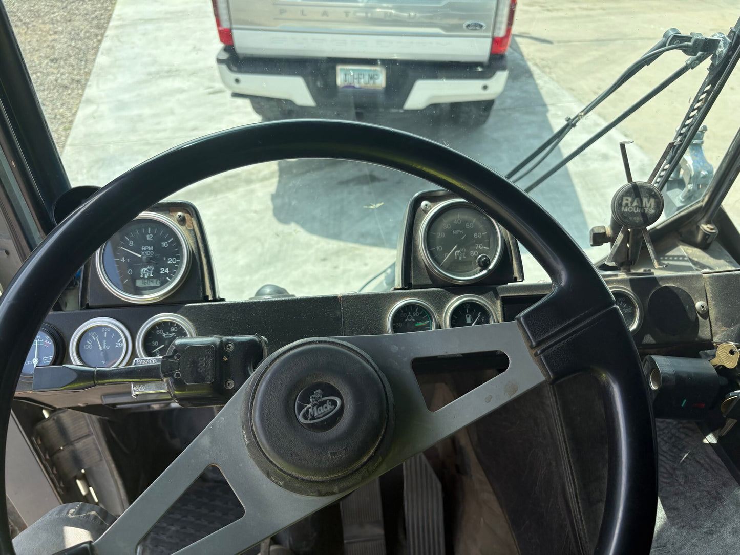 2007 Putzmeister 47m on 2007 Mack Concrete Pump Truck