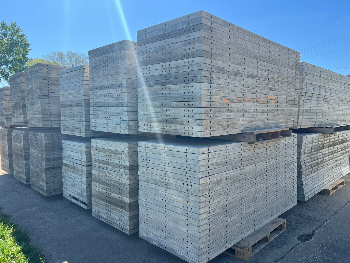 36" x 8' Smooth Aluminum Concrete Forms