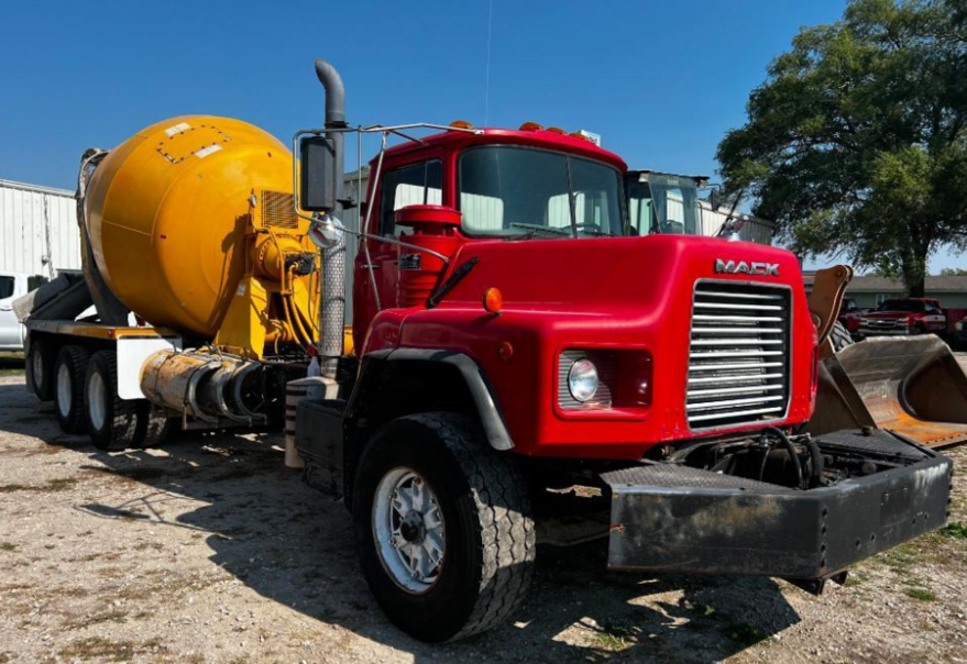 2000 Mack DM690S Concrete Mixer Truck BIC Auctions