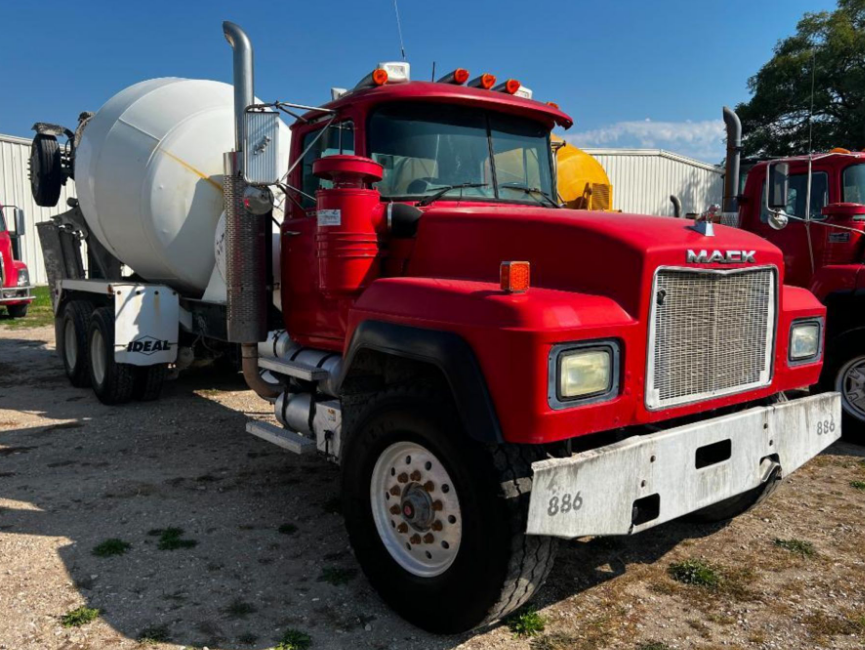 1999 Mack RD688S Concrete Mixer Truck
