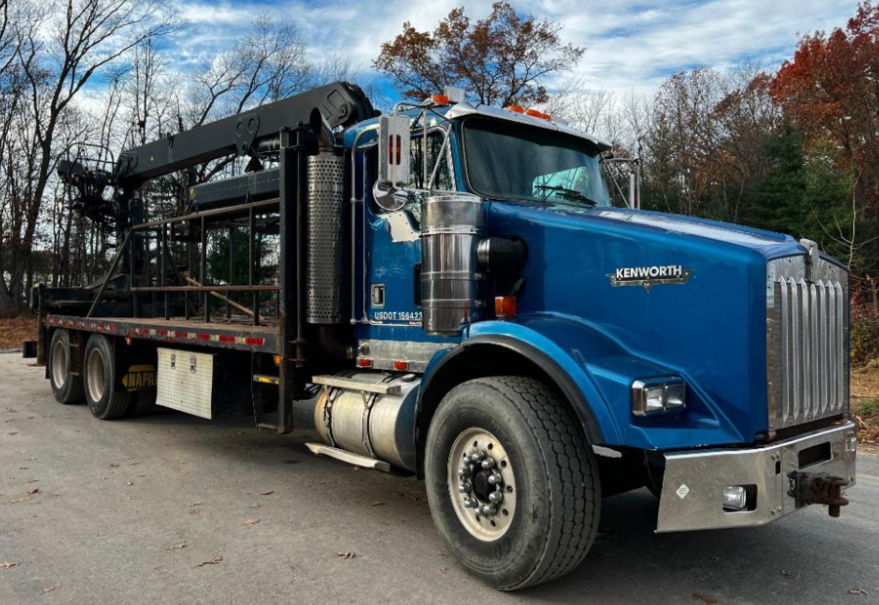 Hiab 210k-3 knuckle boom mounted on 1999 Kenworth T800 truck