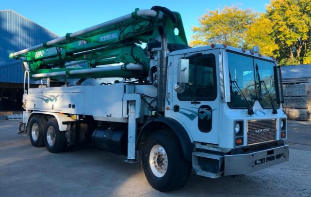 2005 Schwing 34m Concrete Pump on 2005 Mack MR688S Truck