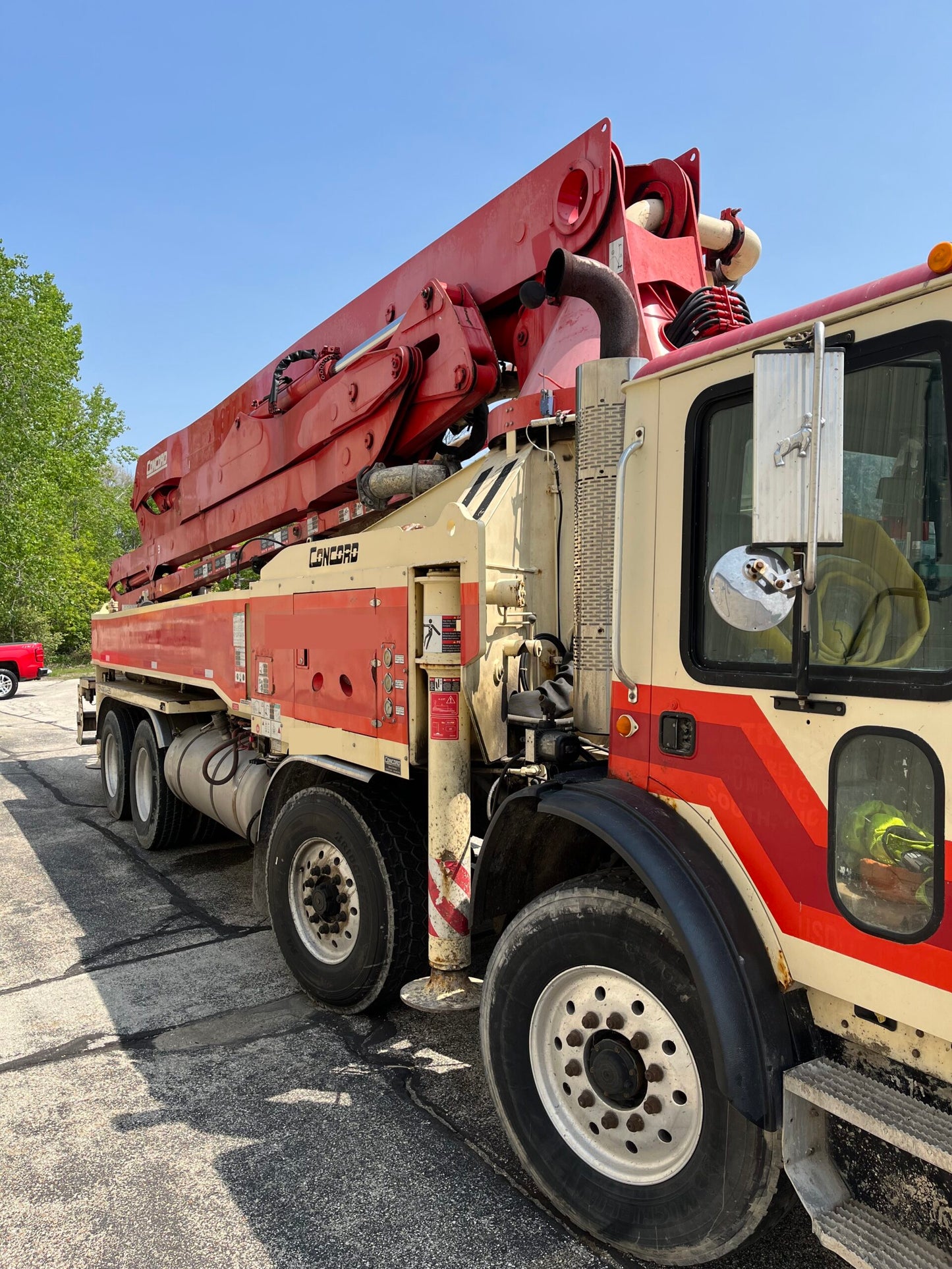 2014 Concord 40m concrete pump on 2001 Mack truck
