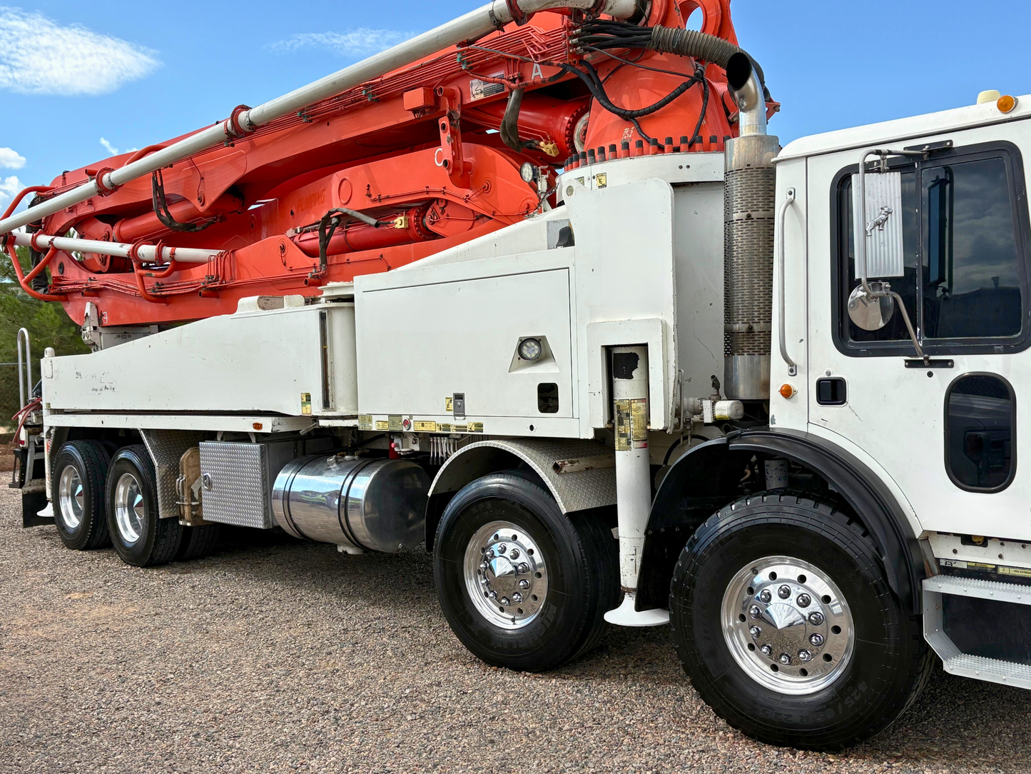 2007 Putzmeister 47m on 2007 Mack Concrete Pump Truck