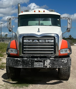 2016 Mack GU813 6X4 Concrete Mixer Truck