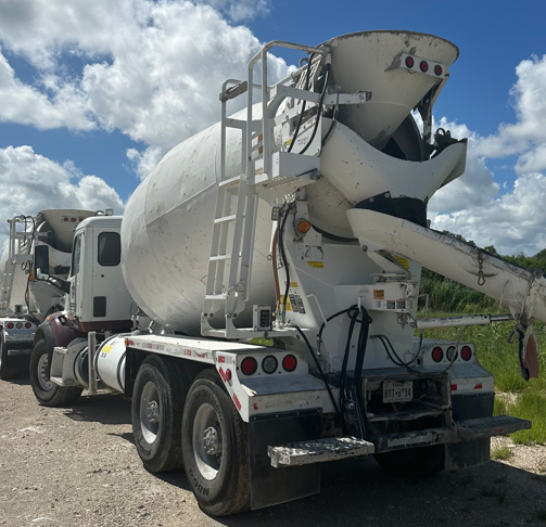 2017 Peterbilt 567 6X4 Concrete Mixer Truck