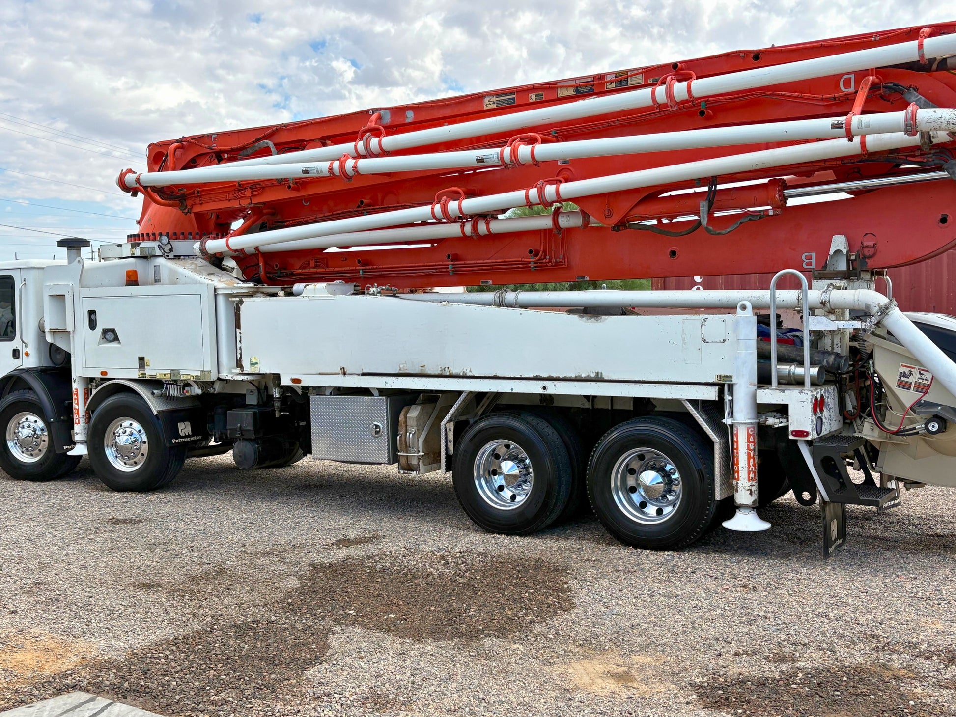 2007 Putzmeister 47m on 2007 Mack Concrete Pump Truck