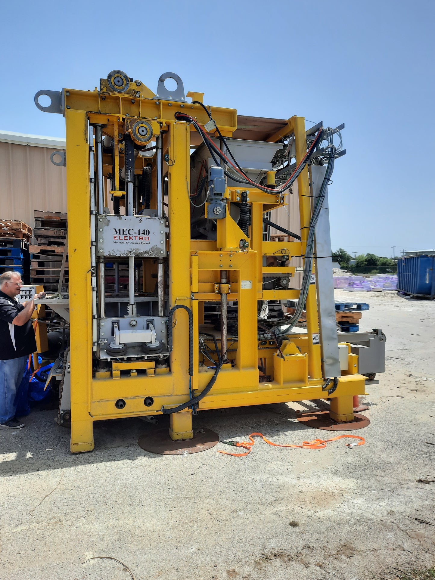 Fully Automated Concrete Block Manufacturing Line (MEC-140 ELEKTRO) + Robotic Palletizing + Wrapping + Batching & Mixing System