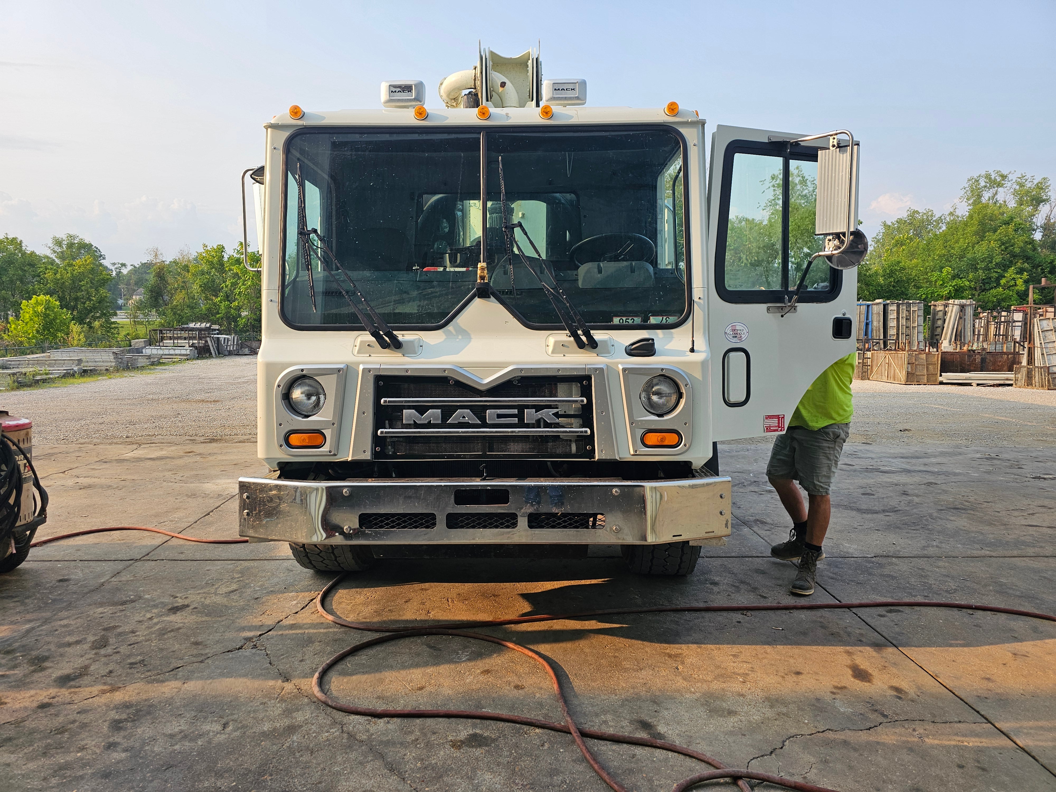 2022 KCP 40m on 2022 Mack TE104 Concrete Pump Truck