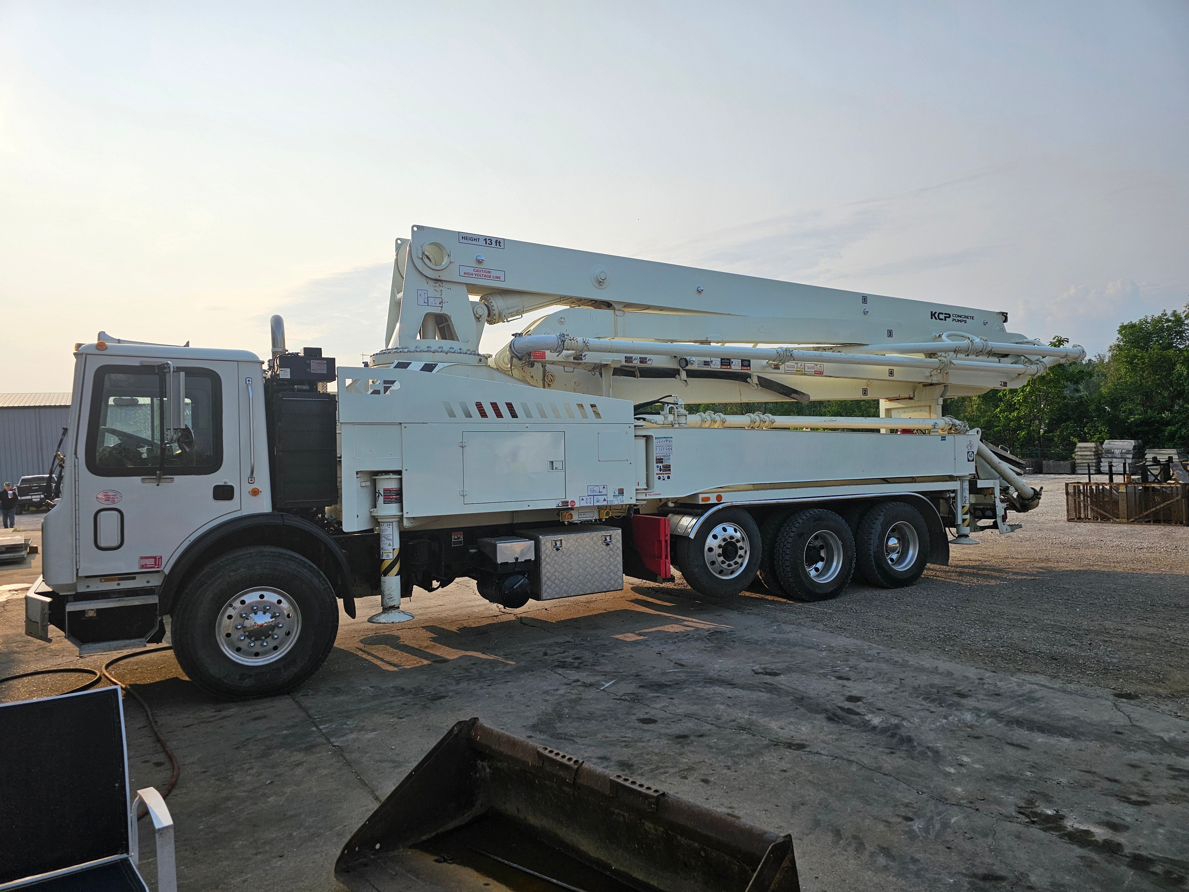 2022 KCP 40m on 2022 Mack TE104 Concrete Pump Truck