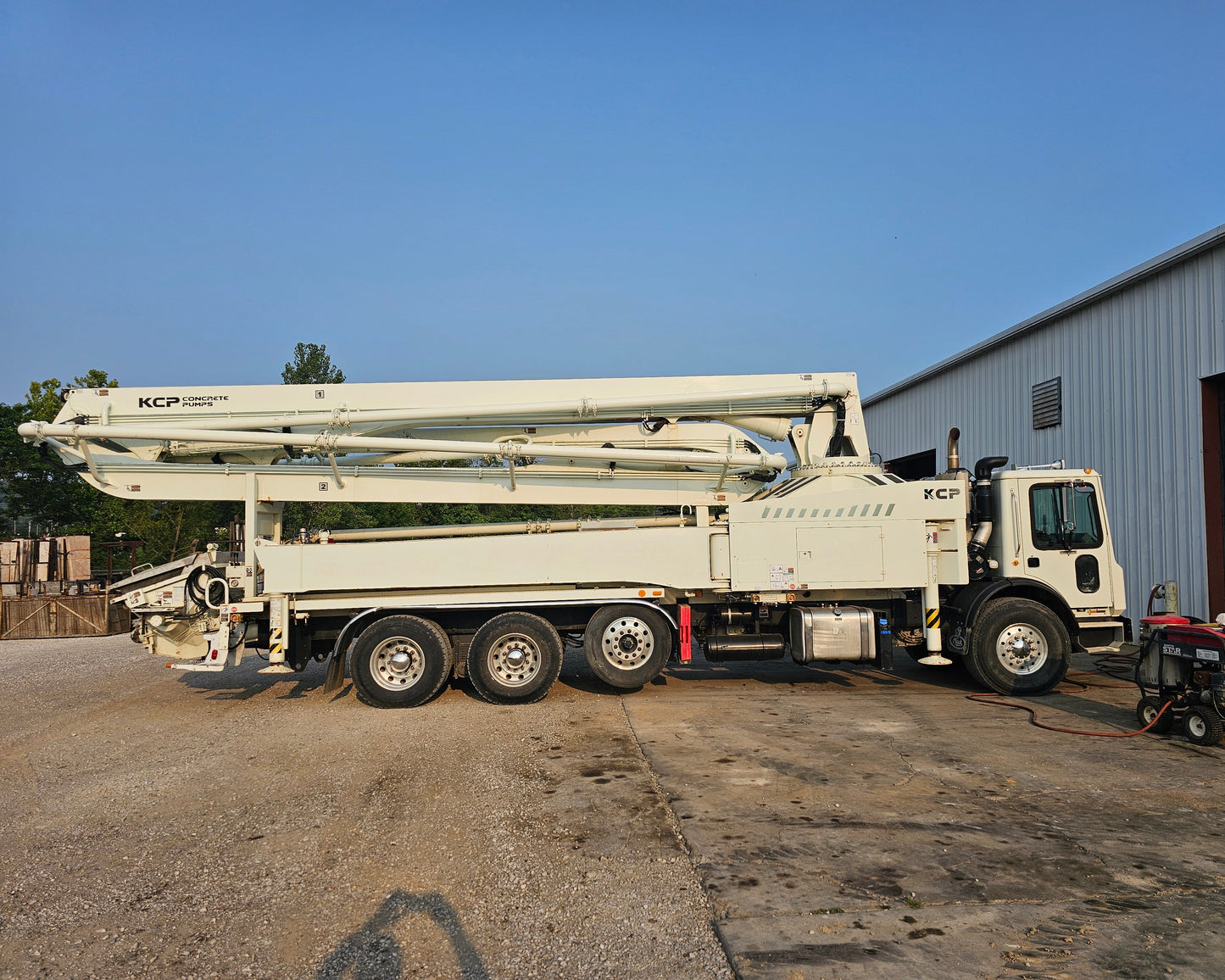 2022 KCP 40m on 2022 Mack TE104 Concrete Pump Truck