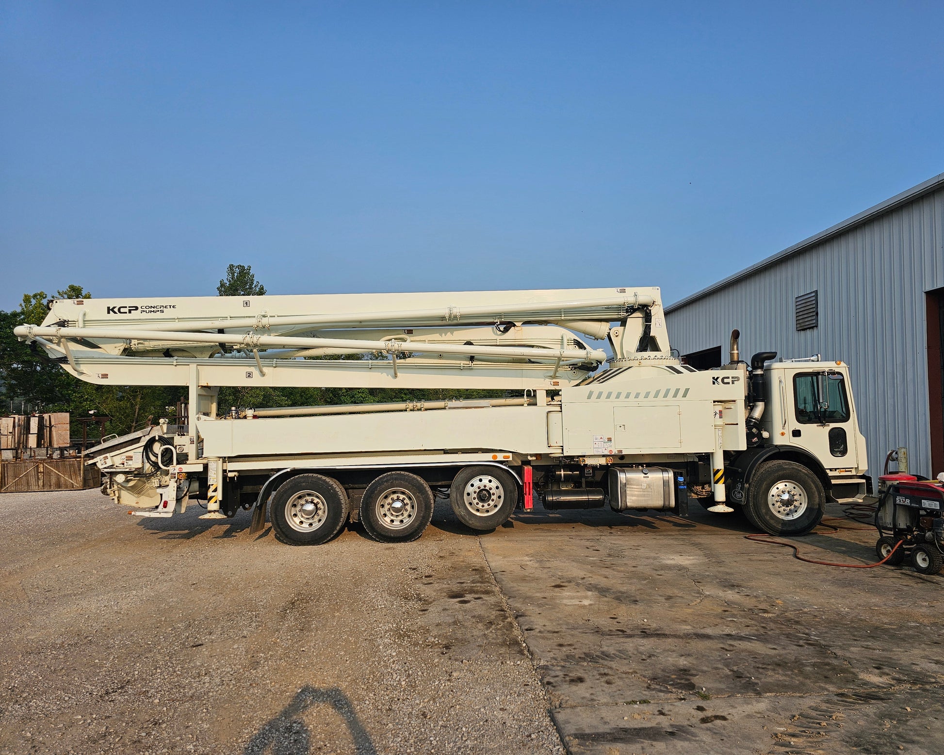 2022 KCP 40m on 2022 Mack TE104 Concrete Pump Truck