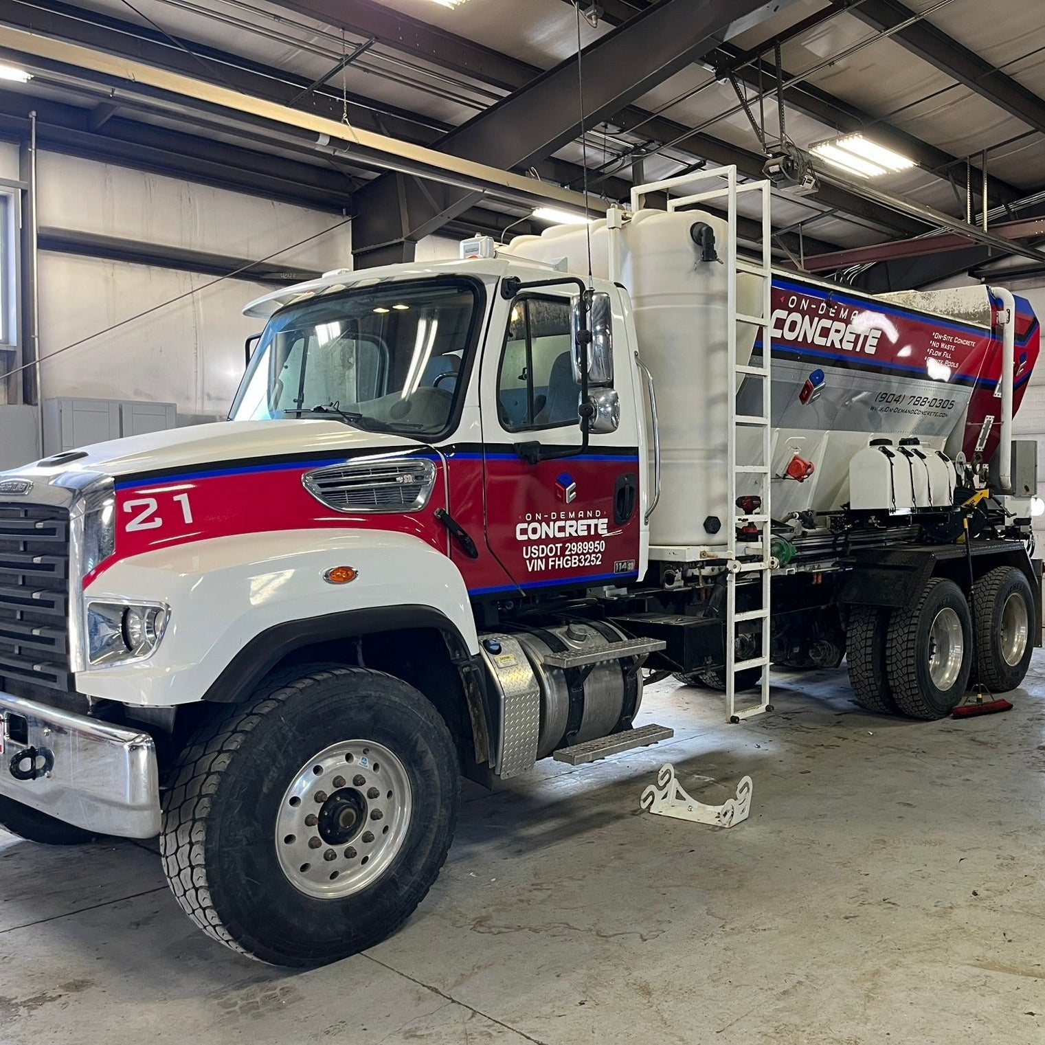 Freightliner Truck with Holcombe Volumetric Concrete Mixer