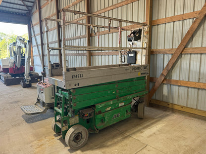 JLG Scissor Lift